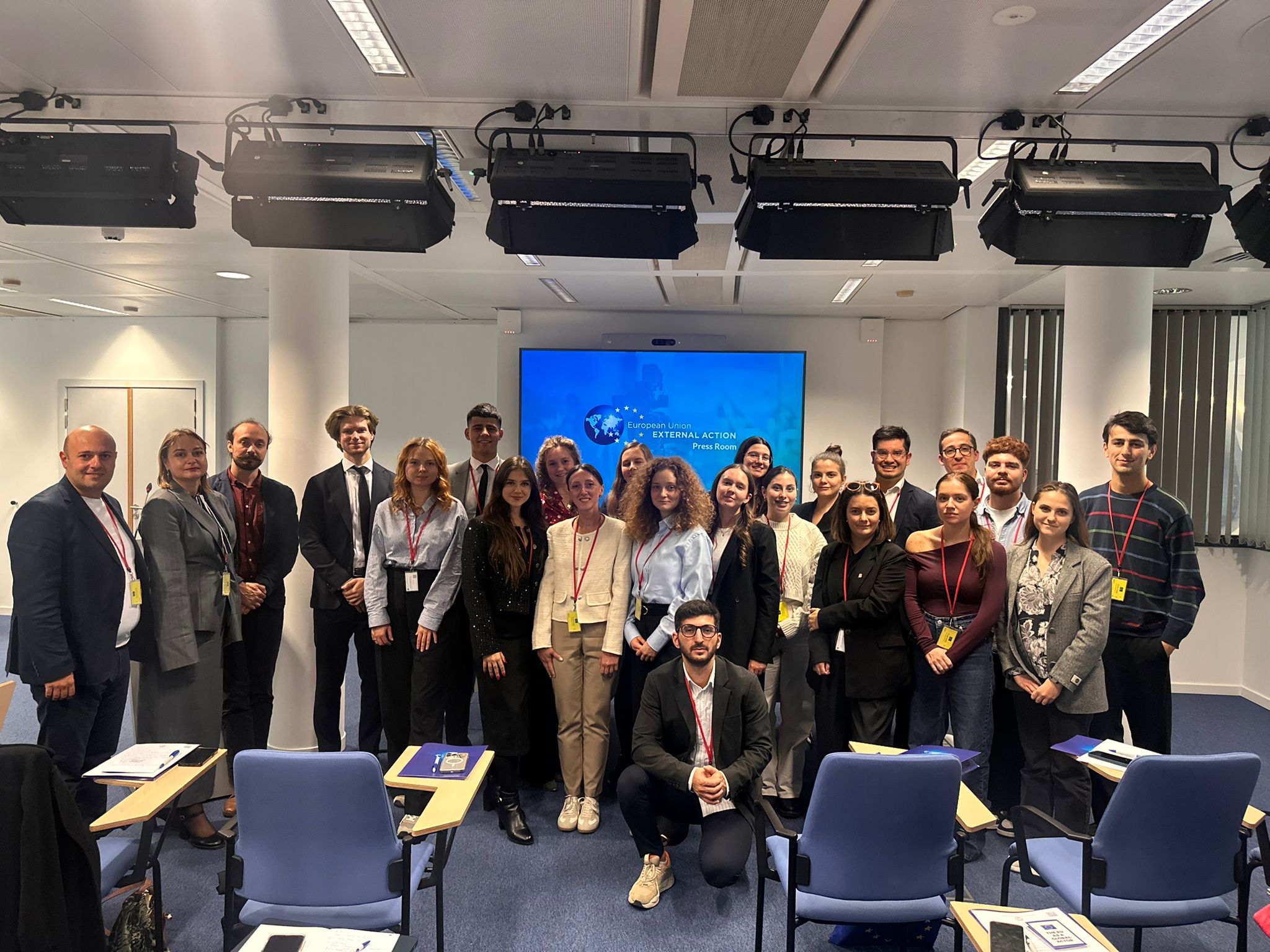 Das NUMO-Team präsentierte die ukrainische Jugendbewegung bei einem Treffen in Brüssel.
